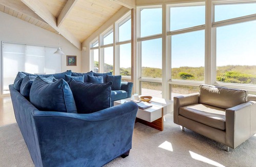 Bayshore House | Oceanfront, Dog-Friendly Home just Steps from the Beach w/Free WiFi & Fireplace