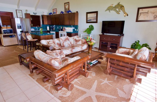 Honaunau-Napoopoo House | Oceanfront - Dolphin Retreat - KAYAKS INCLUDED