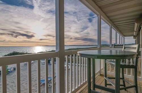 North Truro Apartment | Oceanfront dream studio with full kitchen, AC, bay-view balcony & firepit