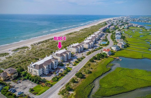 Shell Island Condo | Oceanfront escape! Spectacular ocean views, 2 pools, tennis & elevator!