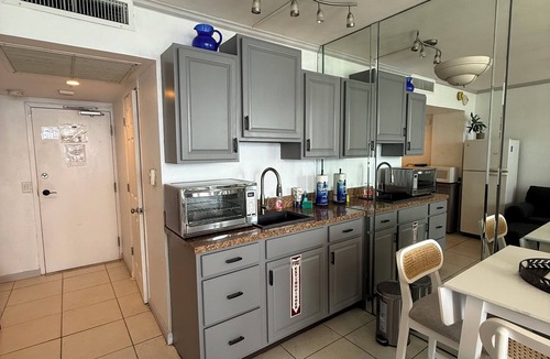 Galt Mile Apartment | Oceanfront Efficiency Escape