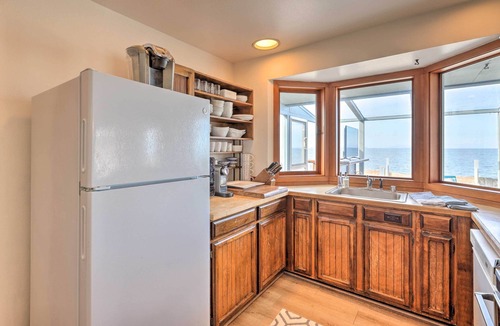 Ferndale House | Oceanfront Ferndale Oasis w/Fire Pit, Grill!