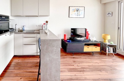 La Chaume Apartment | Oceanfront studio with swimming pool in La Chaume