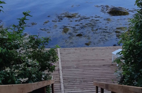 Chester Cottage | Oceanfront Garden Cottage - Gateway to Attractions & Towns. Private Cove Mooring