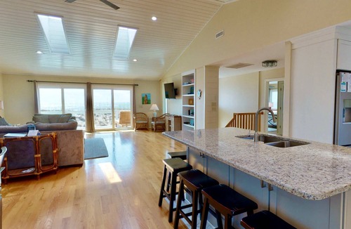 South Beach House | Oceanfront Gem | Wraparound Deck, Private Beach Access, BHI Club + Golf, 3 Suites, Dog Friendly