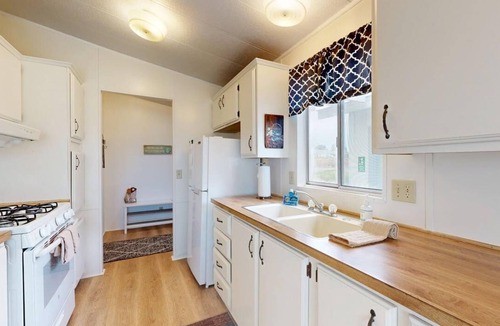 Fort Bragg House | Oceanfront Getaway - Beach Access & Dog-Friendly