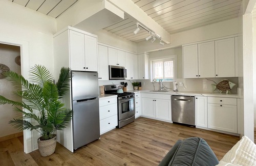 South Oceanside Condo | Oceanfront Getaway with Private Sandy Beach - 1615-1