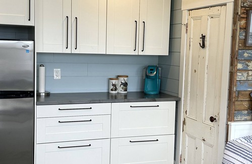 Ragged Island Cabin | Oceanfront glamping in beautiful bunkie 15 minutes from historic Shelburne NS