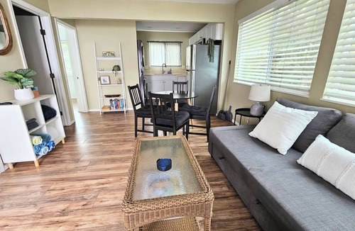 Punaluu House | Oceanfront Hauula Home - North Unit B - 30+ Days