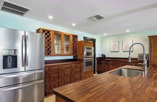 Kihei House | Oceanfront Hideaway on the Beach