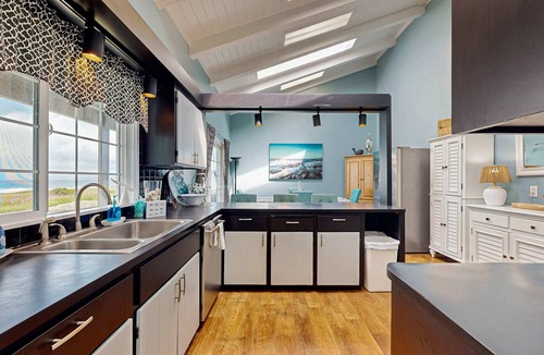 Fort Bragg House | Oceanfront Home-Beach access, Guest House, Hot Tub