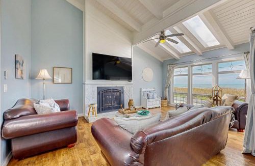 Fort Bragg House | Oceanfront Home-Beach access Guest House Hot Tub