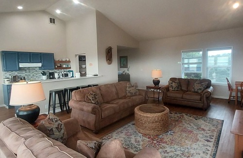 Grayland House | Oceanfront Home -Beach Path-Great Views-Kid/Dog Friendly-Fireplace-Deck-BBQ-WIFI