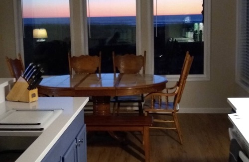 Grayland House | Oceanfront Home -Beach Path-Great Views-Kid/Dog Friendly-Fireplace-Deck-BBQ-WIFI