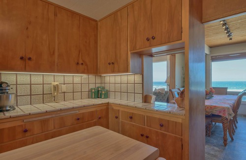 Watsonville House | Oceanfront Home & Guesthouse - Panoramic Views