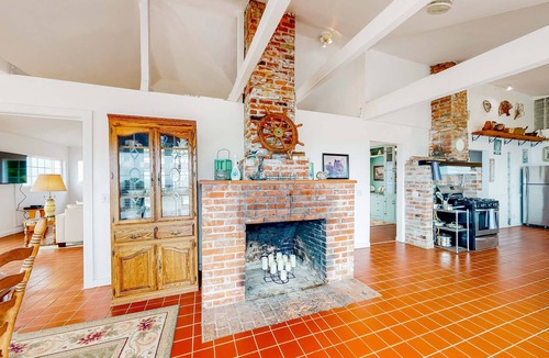 Elk House | Oceanfront Home in Elk-Panoramic Views & Firepit