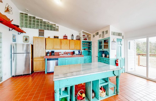 Elk House | Oceanfront Home in Elk-Panoramic Views & Firepit