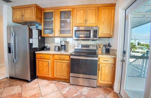 Little Venice House | Oceanfront Home - Marathon - 4BR, 3.5 Baths, Pool, Dock, Parking, Amazing Views