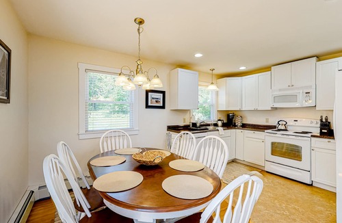 Boothbay Harbor House | Oceanfront home on Lobster Cove with deck & shared firepit - walk to town