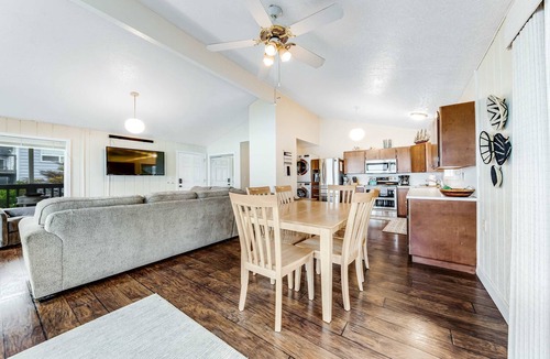 South Beach House | Oceanfront Home with Private Deck & Water Views, Full Kitchen, Free WiFi