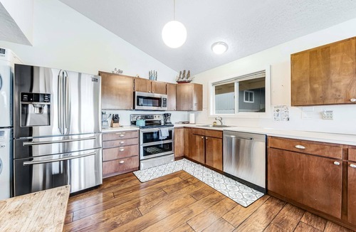South Beach House | Oceanfront Home with Private Deck & Water Views, Full Kitchen, Free WiFi