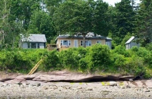 Perry Cottage | Oceanfront home with your own beach, sunrises & sunsets it's, simply Perrydise!