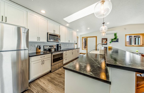 Edgewater Shores House | Oceanfront, Hot Tub, Sleeps 23-62!