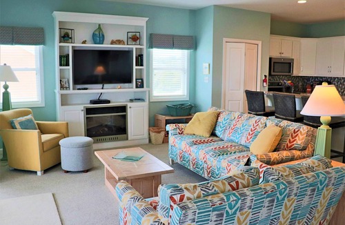 Emerald Isle House | Oceanfront, hot tub, dog-friendly and an elevator