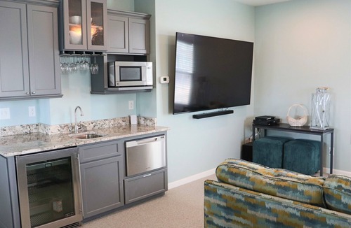 Emerald Isle House | Oceanfront, hot tub, dog-friendly and an elevator