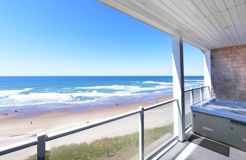 Lincoln City Condo | Oceanfront, Hot Tub, Onsite Pool - Pacific Life
