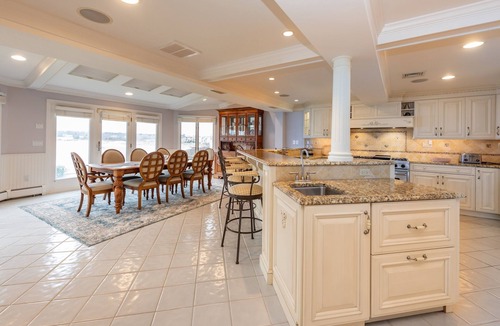 Bonnet Shores House | Oceanfront House in Narragansett