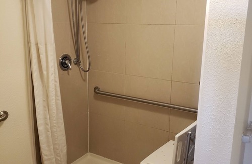 Ormond Shores Hotel | Oceanfront Inn and Suites