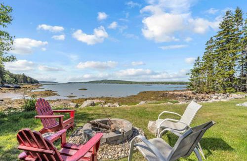 Steuben House | Oceanfront Island Cottage Close to Acadia