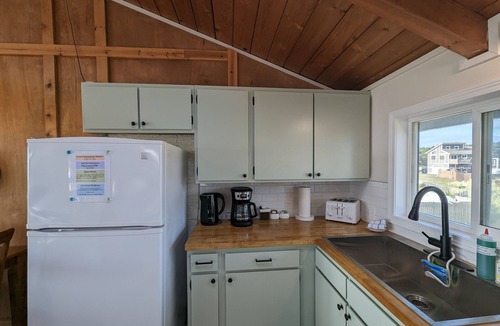 Cohassett Beach House | OCEANFRONT - Kid/Dog Friendly - Ocean Side Deck - Firepit - Beach Path - VIEWS!