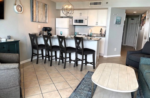 Myrtle Beach Condo | OCEANFRONT-King Bed-Comfortable-Home-Kitchen-Beach-Million Dollar View-WiFi