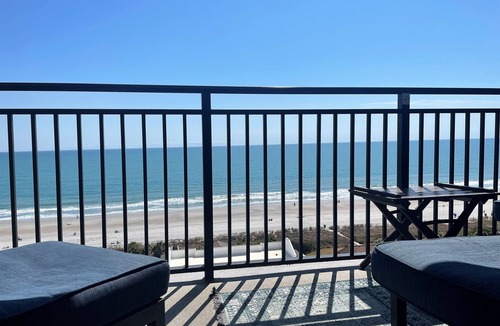 Myrtle Beach Condo | OCEANFRONT-King Bed-Comfortable-Home-Kitchen-Beach-Million Dollar View-WiFi