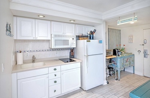 Ortona Park Condo | Oceanfront King Studio | Largest Balcony | Beach