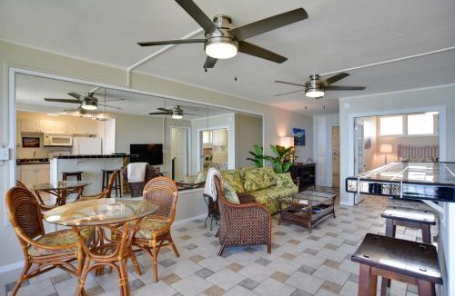 Honokowai Apartment | Oceanfront Lahaina Condo with Balcony and Pool Access!