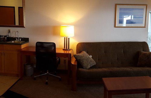 Crescent City Hotel | Oceanfront Lodge