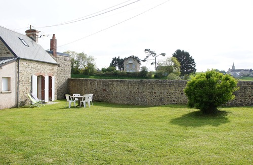 Quineville Cottage | Oceanfront lodging near the landing beaches