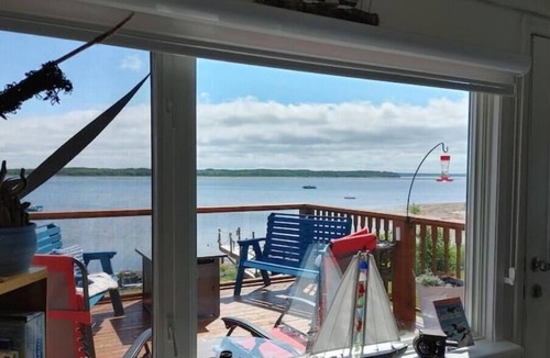 Cormierville Apartment | Oceanfront Loft Getaway