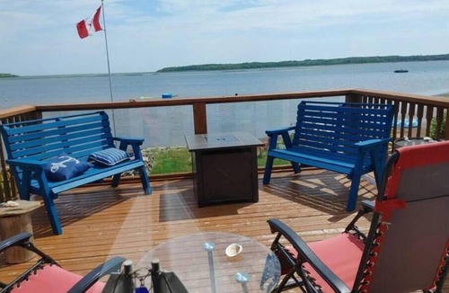 Cormierville Apartment | Oceanfront Loft Getaway