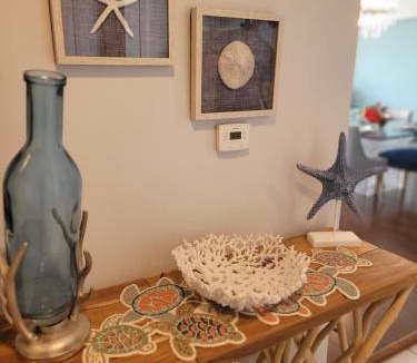 Alamitos Beach Apartment | Oceanfront lux condo