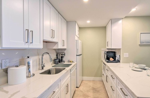 Galt Mile Apartment | Oceanfront Luxury Renovated Resort Getaway!