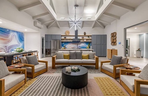 Kahaluu Bay House | Oceanfront Luxury Home with Beach Access and Private Pool - 5 bed/5 bath