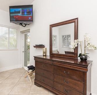 North Beach House | Oceanfront Luxury Villa 5Bedroom and 4Bath Beach Access