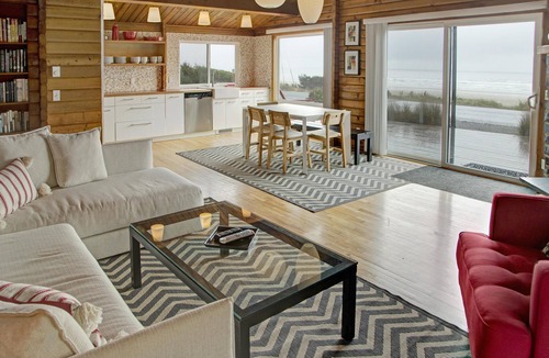 Manzanita Cabin | Oceanfront Modern Cabin