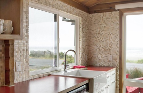 Manzanita Cabin | Oceanfront Modern Cabin