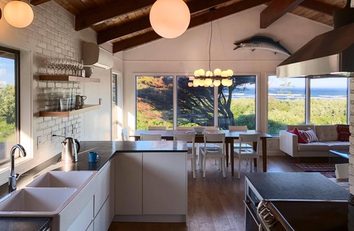Neahkahnie Beach Cabin | Oceanfront Modern Manzanita Lodge