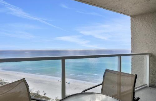 Sandestin Hotel | Oceanfront Modern Oasis